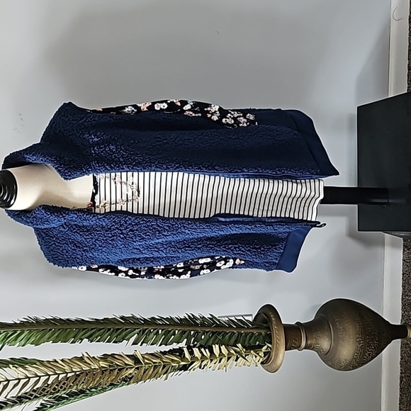 Maurices Floral and Stripe Baseball Tee NWT - Picture 4 of 13